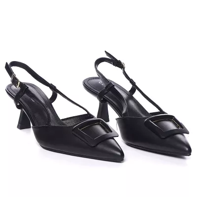 Escarpins Matte à Boucle Élégante