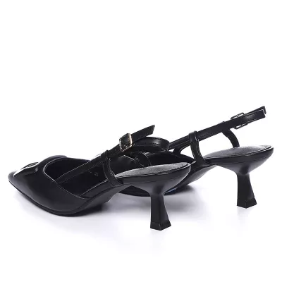 Escarpins Matte à Boucle Élégante