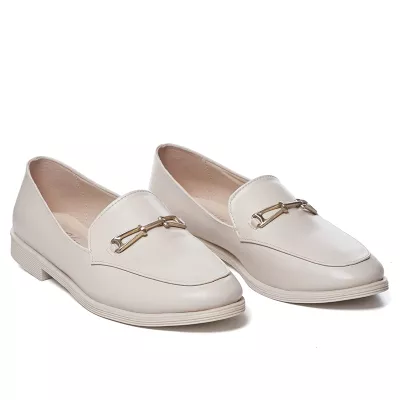 Mocassins en Vernies à Détail Métallique Doré – Élégance & Confort