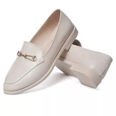 Mocassins en Vernies à Détail Métallique Doré – Élégance & Confort