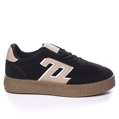 Sneakers Noires à Détail Beige et Semelle Texturée | Confort & Style